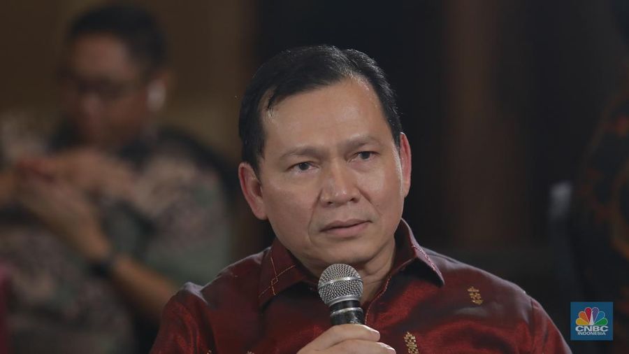 Deputi Bidang Koordinasi Energi & Sumber Daya Mineral Kementerian Koordinator Bidang Perekonomian, Elen Setiadi menyampaikan paparan dalam acara Gold Outlook 2026 di Menara Bank Mega, Jakarta, Jumat (30/1/2026). (CNBC Indonesia/Muhammad Sabki)