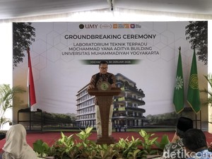 Keren! Alumni UMY Ini Bangunkan Gedung Laboratorium untuk Almamaternya