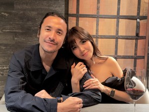 Cincin Kawin Manis dari Ello untuk Istri di Ultah Pernikahan Ke-4