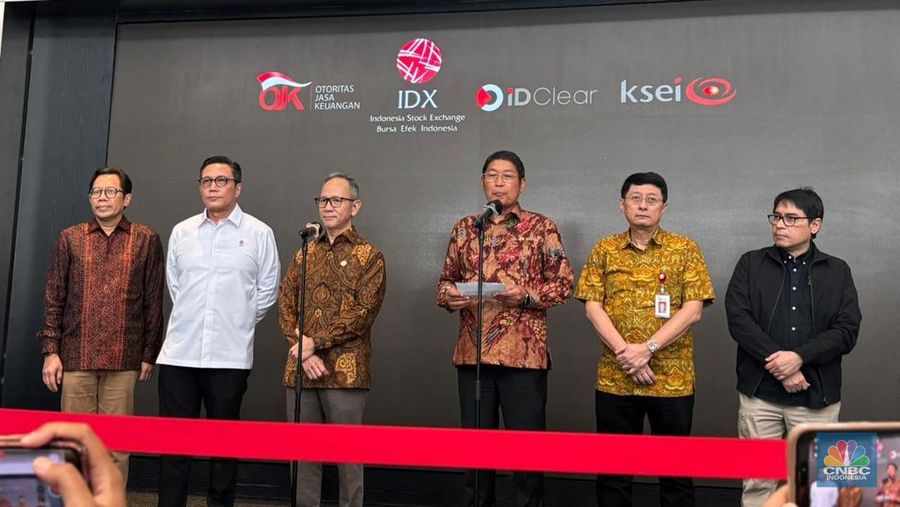 Konpers OJK di BEI, Jumat (30/1/2026). (CNBC Indonesia/Mentari Puspadini)
