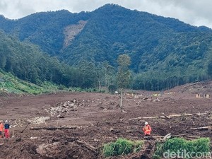 Bertahan di Pengungsian Cisarua Saat Warga Lain Mulai Pulang