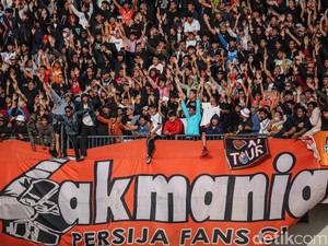 Polisi Amankan Pertandingan Persita Vs Persija di Serang Usai Suporter Ricuh