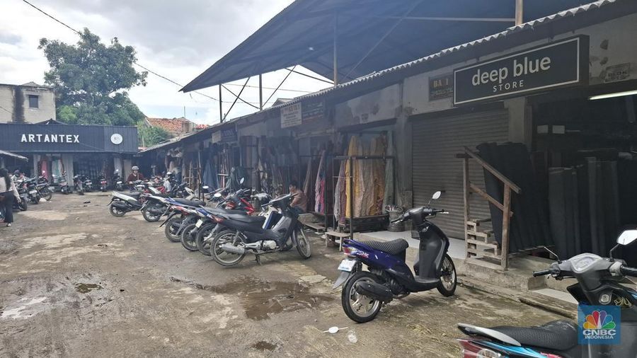 Pantauan kondisi kawasan Tekstil Cipadu, Tangerang yang semakin sepi ditinggal pelanggan. (CNBC Indonesia/Chandra Dwi Pranata)