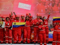 Ramai-Ramai Pekerja Minyak Demo Desak Reformasi Undang-Undang