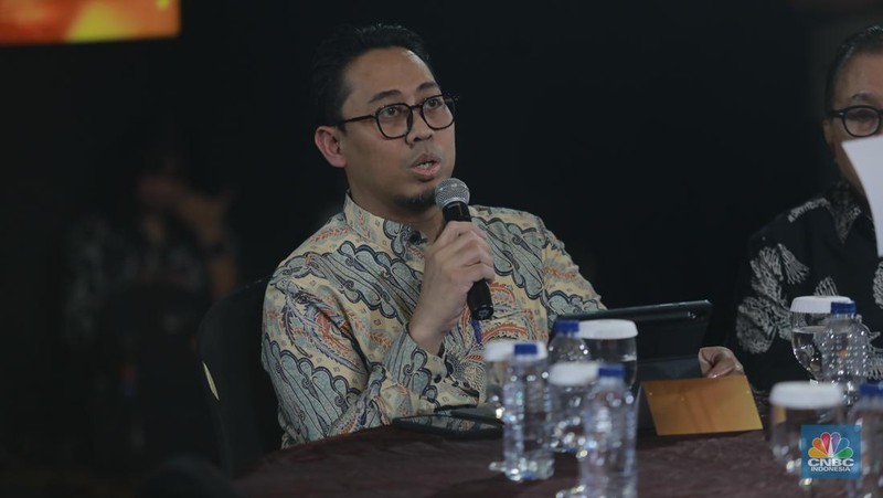 Deputi Bidang Koordinasi Energi & Sumber Daya Mineral Kementerian Koordinator Bidang Perekonomian, Elen Setiadi menyampaikan paparan dalam acara Gold Outlook 2026 di Menara Bank Mega, Jakarta, Jumat (30/1/2026). (CNBC Indonesia/Muhammad Sabki)