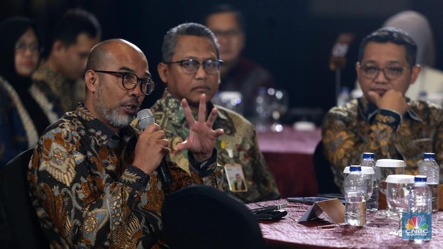Senior Vice President Government Relation PT Freeport Indonesia, Harry Pancasakti menyampaikan paparan dalam acara Gold Outlook 2026 di Menara Bank Mega, Jakarta, Jumat (30/1/2026). (CNBC Indonesia/Muhammad Sabki)