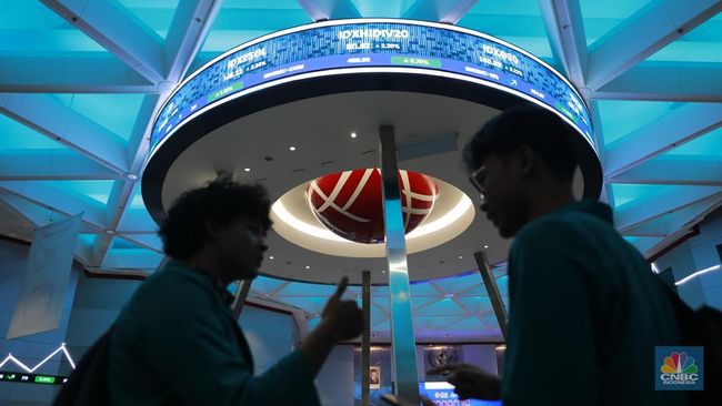 Dirut BEI Mundur Redam Aksi Jual, IHSG Menguat 1,18% ke 8.329
