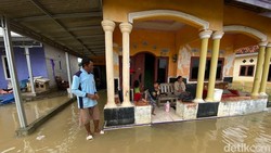 Bendungan Karet Cilet Rusak, Puluhan Rumah di Losarang Terendam Banjir