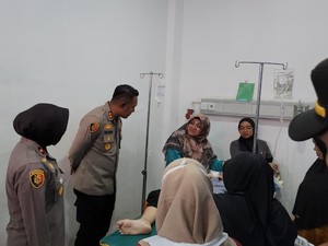Lantai 2 Tangsi Belanda Roboh, Polres Siak Gerak Cepat Evakuasi Korban