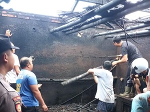 Tungku Masih Nyala Usai Masak Nasi Goreng, Dapur Ludes Terbakar