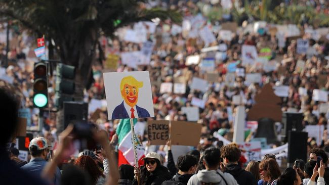 Potret Ricuh Demo Ribuan Warga AS, Tuntut Trump Tarik Pasukan Ini