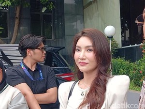 Sarwendah Serahkan Bukti 2 Putrinya Anak Kandung Ruben Onsu ke Polisi