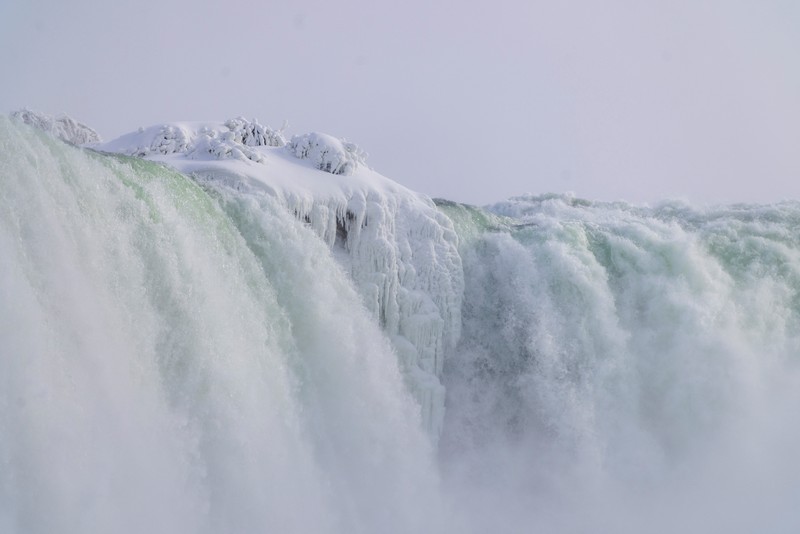 Air Terjun Niagara yang Membeku di Niagara Falls, Ontario, Kanada, Sabtu (31/1/2026). (REUTERS/Carlos Osorio)