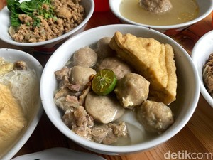 7 Bakso Gepeng di Jabodetabek yang Empuk dengan Kuah Bening Ngaldu