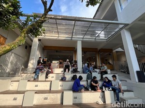 Harmoni Dua Dunia di Kawan Kopi Ciumbuleuit
