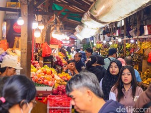 Video: Challenge Rp 50 Ribu di Pasar Glodok, Bisa Jajan Apa Saja?