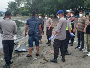 Mayat Pria Tanpa Kepala Mengapung di Selat Bali, Diduga Korban KMP Tunu