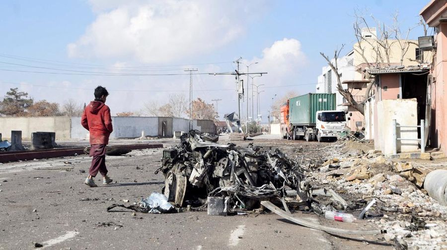 Suasana lokasi kejadian, setelah serangan militan, di Quetta, Pakistan, Minggu (1/2/2026). (REUTERS/Stringer)