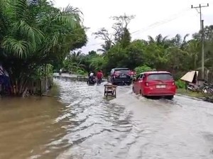 Jalan Lintas di Muara Enim Sempat Buka Tutup, 174 Jiwa Terdampak Banjir