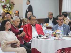 Guyonan Hakim MK Arief soal Alasan Ganjar-Mahfud Md Kalah di Pilpres 2024