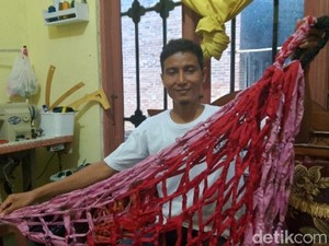 Cuan Enggak Main-main Cardim Olah Kain Bekas Jadi Ayunan Bernilai Tinggi