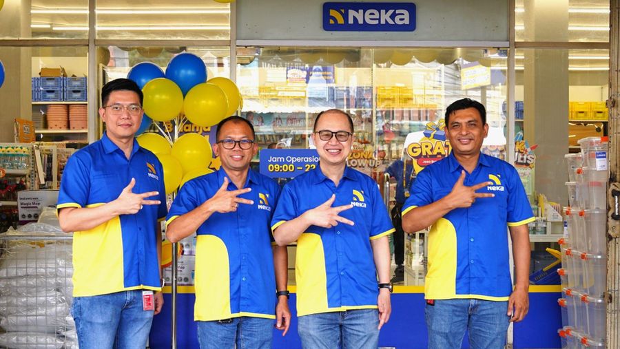Gregory S. Widjaja, Direktur PT Aspirasi Hidup Indonesia Tbk, bersama jajaran manajemen menegaskan komitmen dalam berinovasi dan memperluas portofolio bisnis melalui NEKA, merek ritel baru yang menyediakan aneka kebutuhan rumah dan gaya hidup lebih terjangkau, praktis, dan relevan bagi masyarakat.