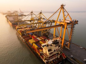 Pelindo Petikemas Luruskan Kabar Antrean Kapal di Pelabuhan Tanjung Perak