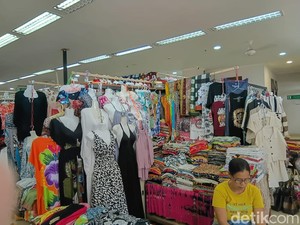 Pedagang Pasar Seni Sukawati Keluhkan Sepinya Pengunjung