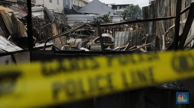 Rata dengan Tanah, Kebakaran Hebat Hanguskan Gudang-Ruko di Tangsel