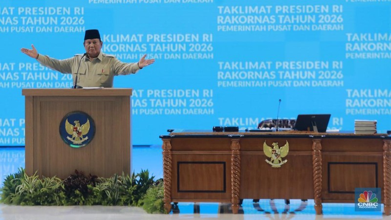 Presiden Prabowo dalam acara Rapat Koordinasi Nasional (Rakornas) Pemerintah Pusat dan Daerah Tahun 2026 di Sentul International Convention Center (SICC), Kabupaten Bogor, Jawa Barat, Senin (2/2/2026). (CNBC Indonesia/Muhammad Sabki)