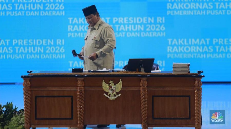 Presiden Prabowo dalam acara Rapat Koordinasi Nasional (Rakornas) Pemerintah Pusat dan Daerah Tahun 2026 di Sentul International Convention Center (SICC), Kabupaten Bogor, Jawa Barat, Senin (2/2/2026). (CNBC Indonesia/Muhammad Sabki)