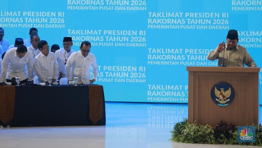 Presiden Prabowo dalam acara Rapat Koordinasi Nasional (Rakornas) Pemerintah Pusat dan Daerah Tahun 2026 di Sentul International Convention Center (SICC), Kabupaten Bogor, Jawa Barat, Senin (2/2/2026). (CNBC Indonesia/Muhammad Sabki)
