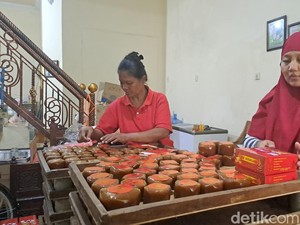 Kue Keranjang Imlek di Surabaya Dimasak hingga 15 Jam