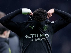 Jarang-jarang Man City Buang Keunggulan 2 Gol