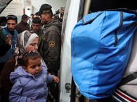 Potret Momen Haru Pembukaan Rafah, Akhir Penantian 2 Tahun Warga Gaza