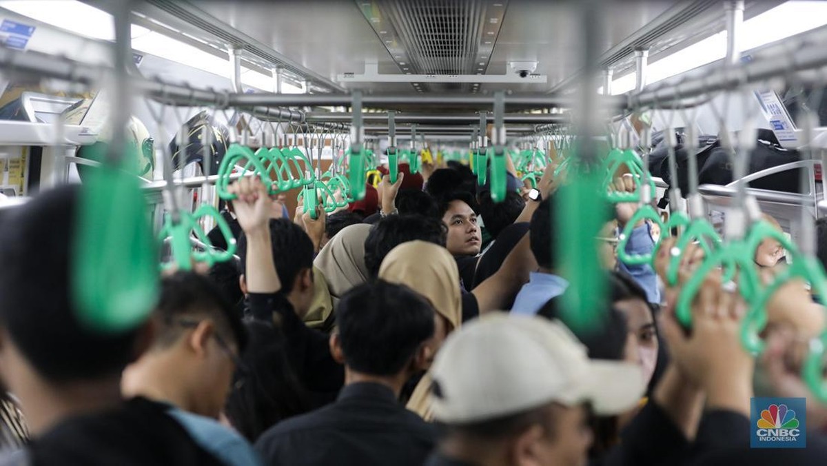 Anker KRL Green Line Ngeluh Berdesakan dan Nunggu Lama, KCI Buka Suara