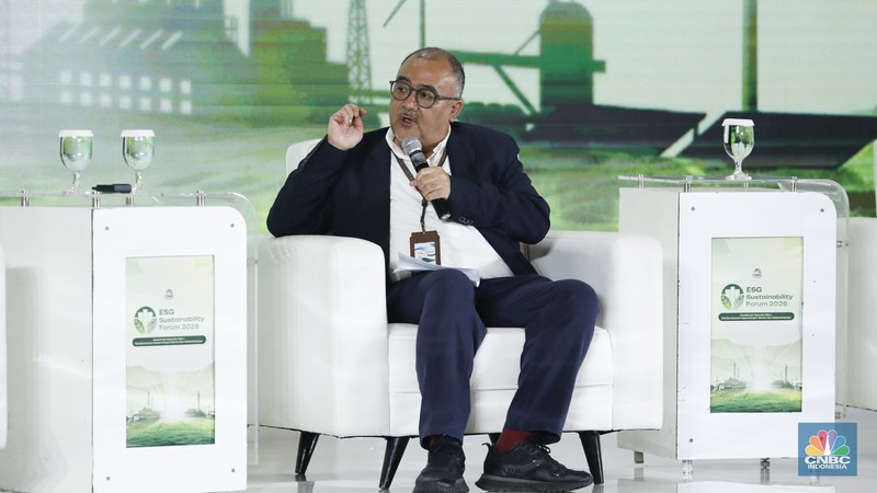 Utusan Khusus Presiden Bidang Iklim dan Energi, Hashim S. Djojohadikusumo menyampaikan sambutan dalam acara ESG Sutainability Forum 2026 di Jakarta, Selasa (3/2/2026). (CNBC Indonesia Tri Susilo)
