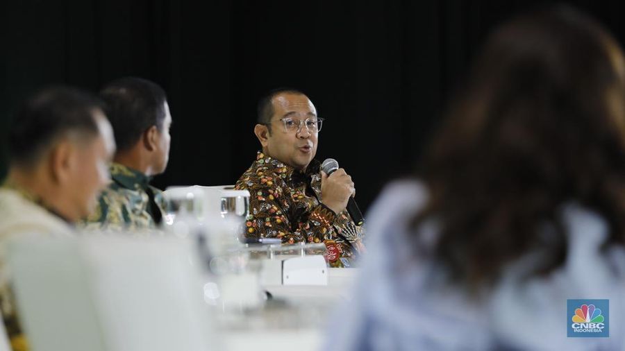 Utusan Khusus Presiden Bidang Iklim dan Energi, Hashim S. Djojohadikusumo menyampaikan sambutan dalam acara ESG Sutainability Forum 2026 di Jakarta, Selasa (3/2/2026). (CNBC Indonesia Tri Susilo)