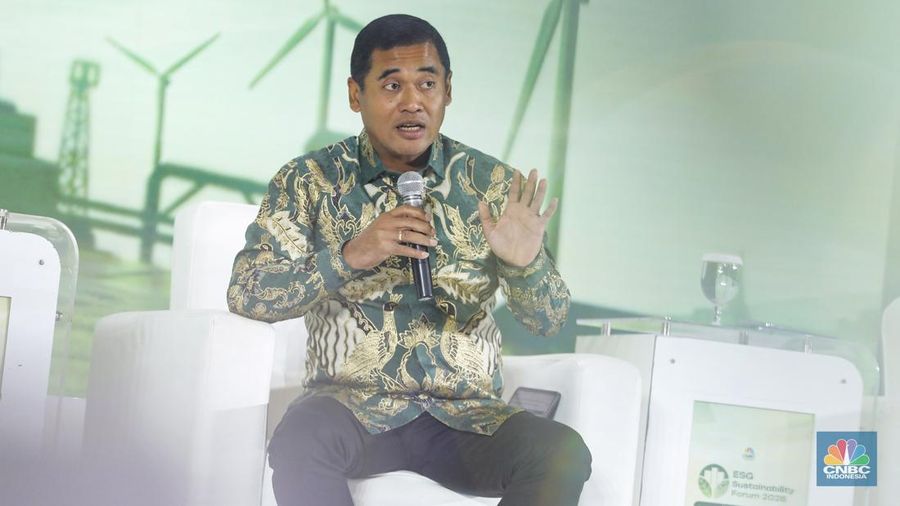 Utusan Khusus Presiden Bidang Iklim dan Energi, Hashim S. Djojohadikusumo menyampaikan sambutan dalam acara ESG Sutainability Forum 2026 di Jakarta, Selasa (3/2/2026). (CNBC Indonesia Tri Susilo)