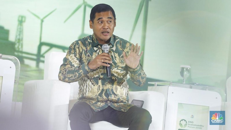 Utusan Khusus Presiden Bidang Iklim dan Energi, Hashim S. Djojohadikusumo menyampaikan sambutan dalam acara ESG Sutainability Forum 2026 di Jakarta, Selasa (3/2/2026). (CNBC Indonesia Tri Susilo)