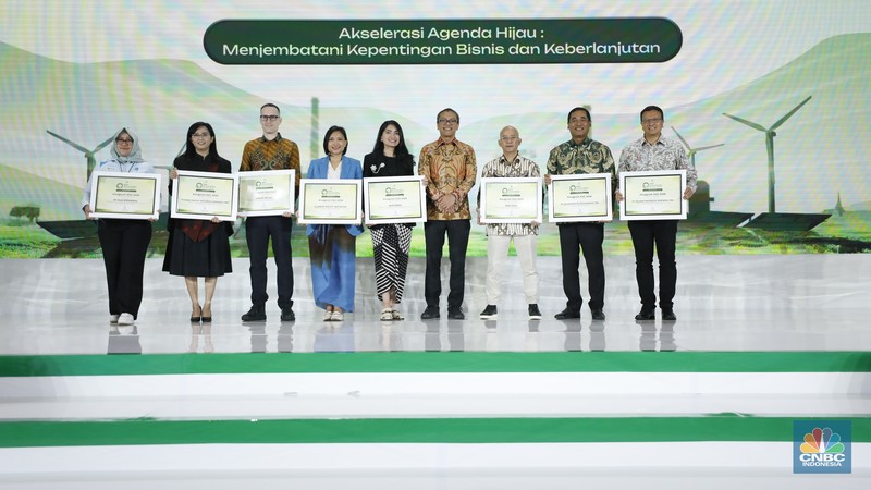 Utusan Khusus Presiden Bidang Iklim dan Energi, Hashim S. Djojohadikusumo menyampaikan sambutan dalam acara ESG Sutainability Forum 2026 di Jakarta, Selasa (3/2/2026). (CNBC Indonesia Tri Susilo)