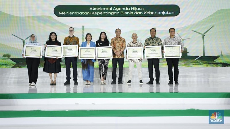Utusan Khusus Presiden Bidang Iklim dan Energi, Hashim S. Djojohadikusumo menyampaikan sambutan dalam acara ESG Sutainability Forum 2026 di Jakarta, Selasa (3/2/2026). (CNBC Indonesia Tri Susilo)