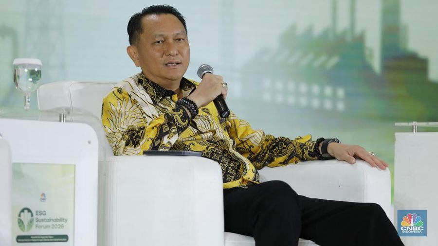 Ketua Komisi XII DPR RI, Bambang Patijaya menyampaikan pemaparan dalam acara ESG Sutainability Forum 2026 di Jakarta, Selasa (3/2/2026). (CNBC Indonesia Tri Susilo)