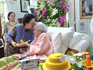Megawati Berduka Istri Jenderal Hoegeng Wafat: Selamat Jalan, Tante Meri