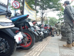 Video Pramono Soroti Trotoar di Jakarta: Tidak untuk Parkir-Jualan
