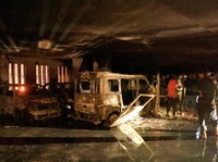 Potret Kebakaran di Gedung Pusat Bisnis, Api Berasal dari Mobil