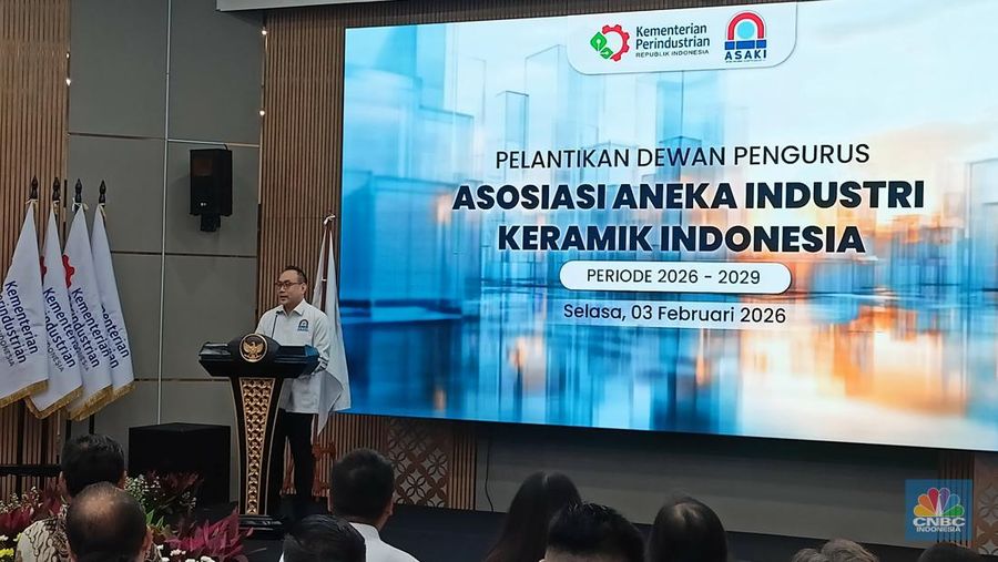 Pelantikan Dewan Pengurus Asosiasi Keramik Indonesia (Asaki) di Kemenperin Selasa (3/2/2026). (CNBC Indonesia/Ferry Sandi)