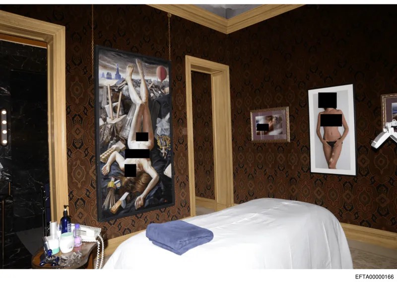 Sejumlah lukisan wanita telanjang terpajang dalam rumah Epstein. (Dok.