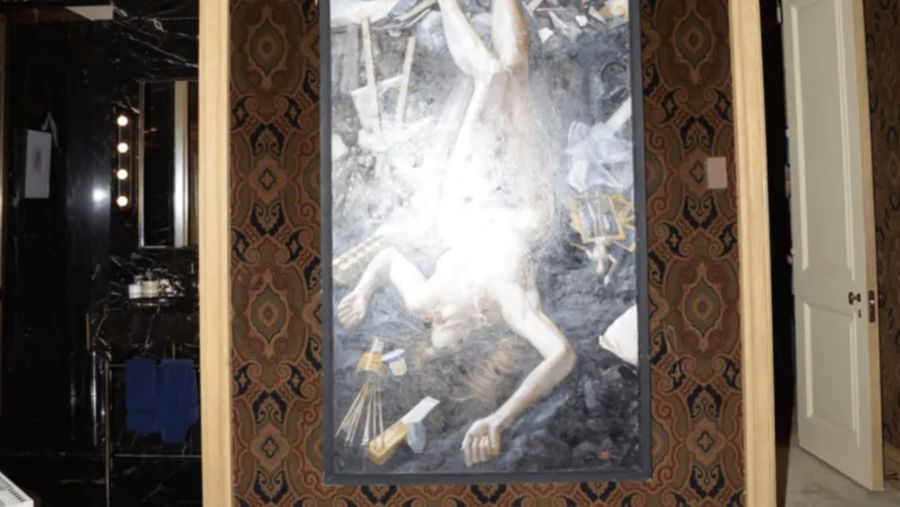 Sejumlah lukisan wanita telanjang terpajang dalam rumah Epstein. (Dok.