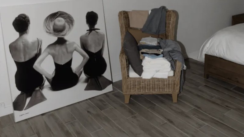 Sejumlah lukisan wanita telanjang terpajang dalam rumah Epstein. (Dok.